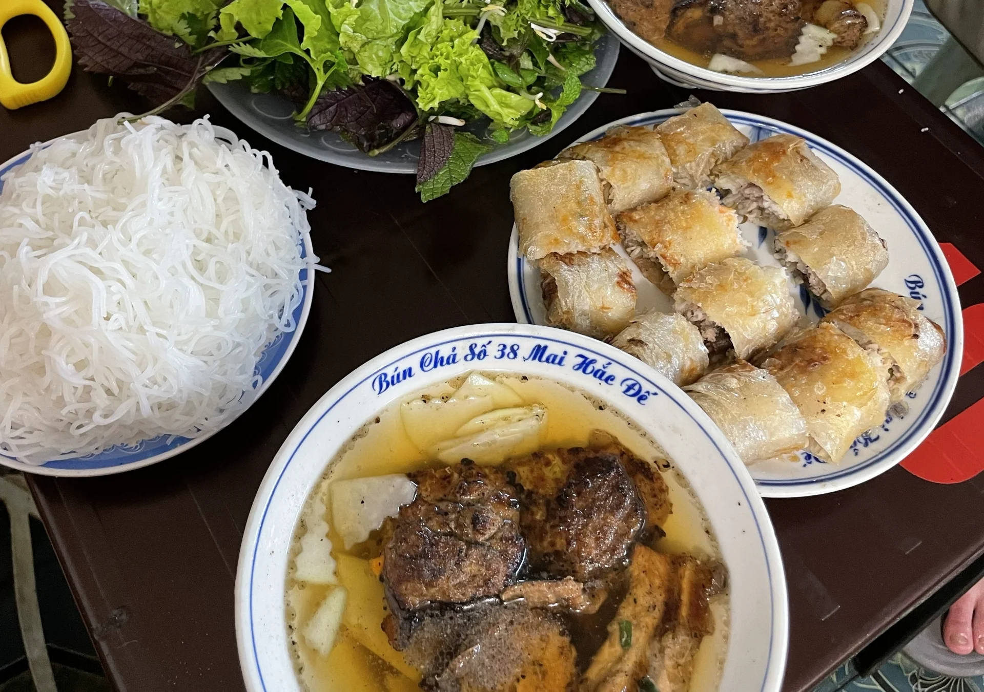 Bun Cha vs Bun Bo Hue: The Mistake Tourists Keep Making