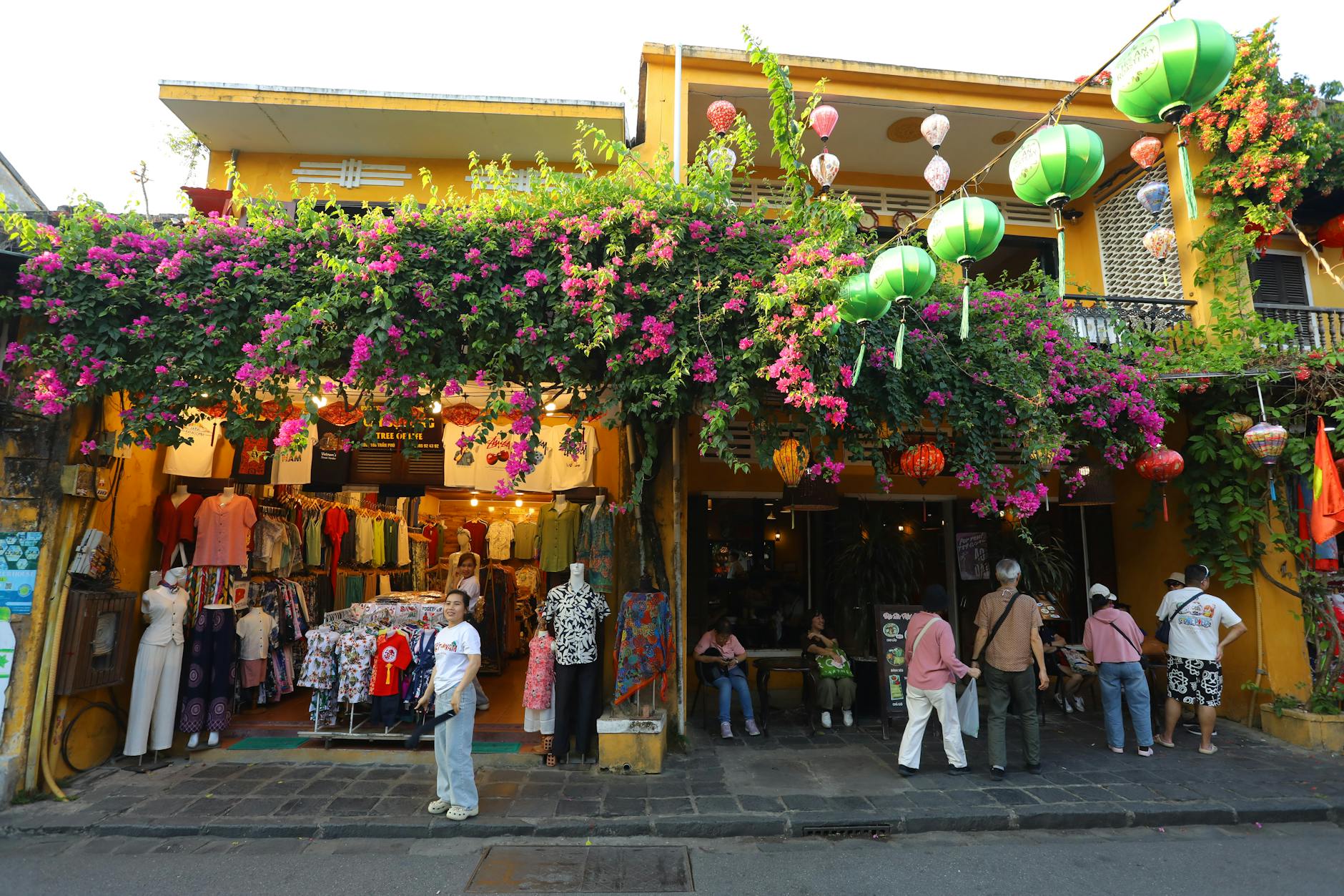 Hoi An vs. Hue: Which Ancient City Suits Your Travel Style in 2026