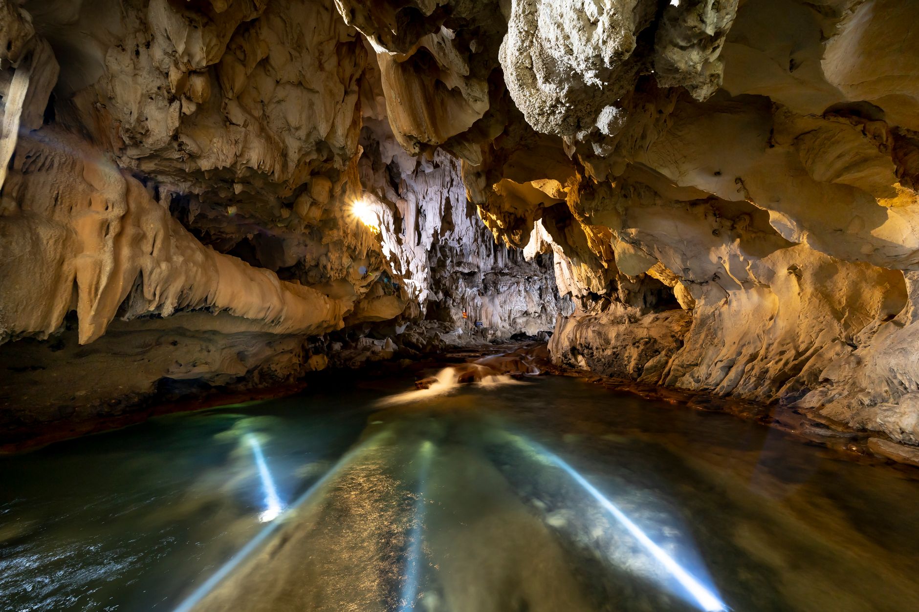 How to visit Phong Nha in Vietnam / A complete travel guide