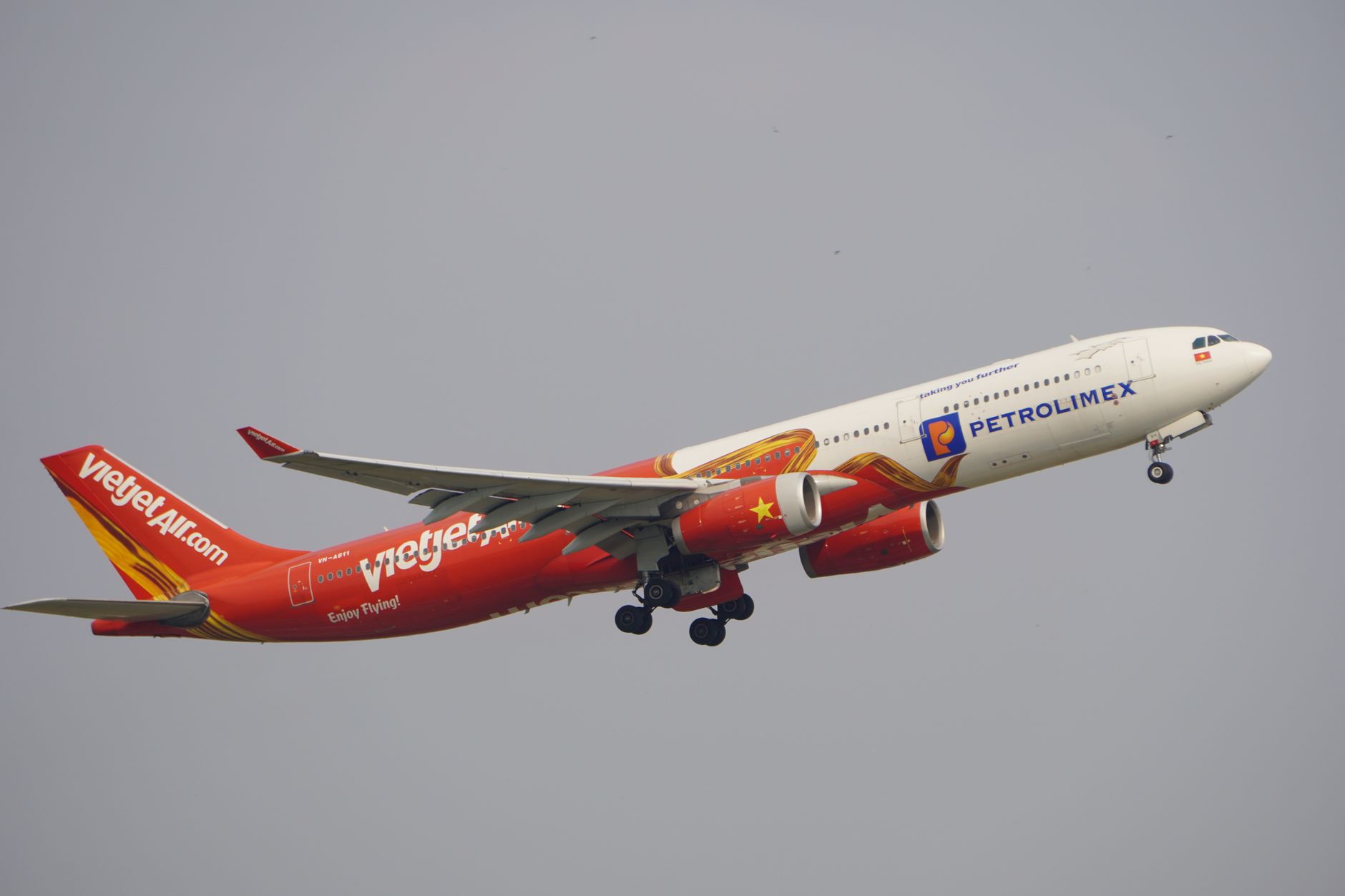 Procedures for Children Flying with Vietnam Airlines: The Most Complete Guide 2026